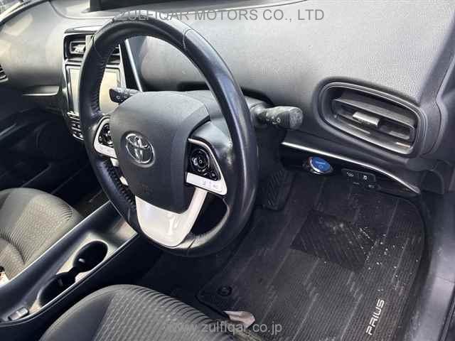 TOYOTA PRIUS 2017 Image 4