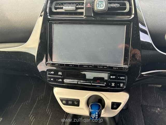 TOYOTA PRIUS 2017 Image 6