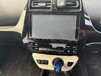 TOYOTA PRIUS 2017 Image 6