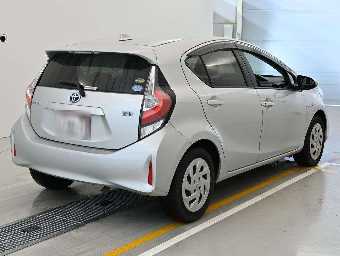 TOYOTA AQUA 2019 Image 2