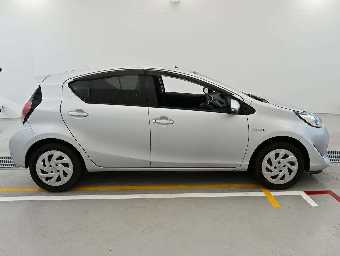 TOYOTA AQUA 2019 Image 3
