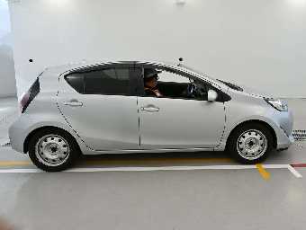 TOYOTA AQUA 2020 Image 3