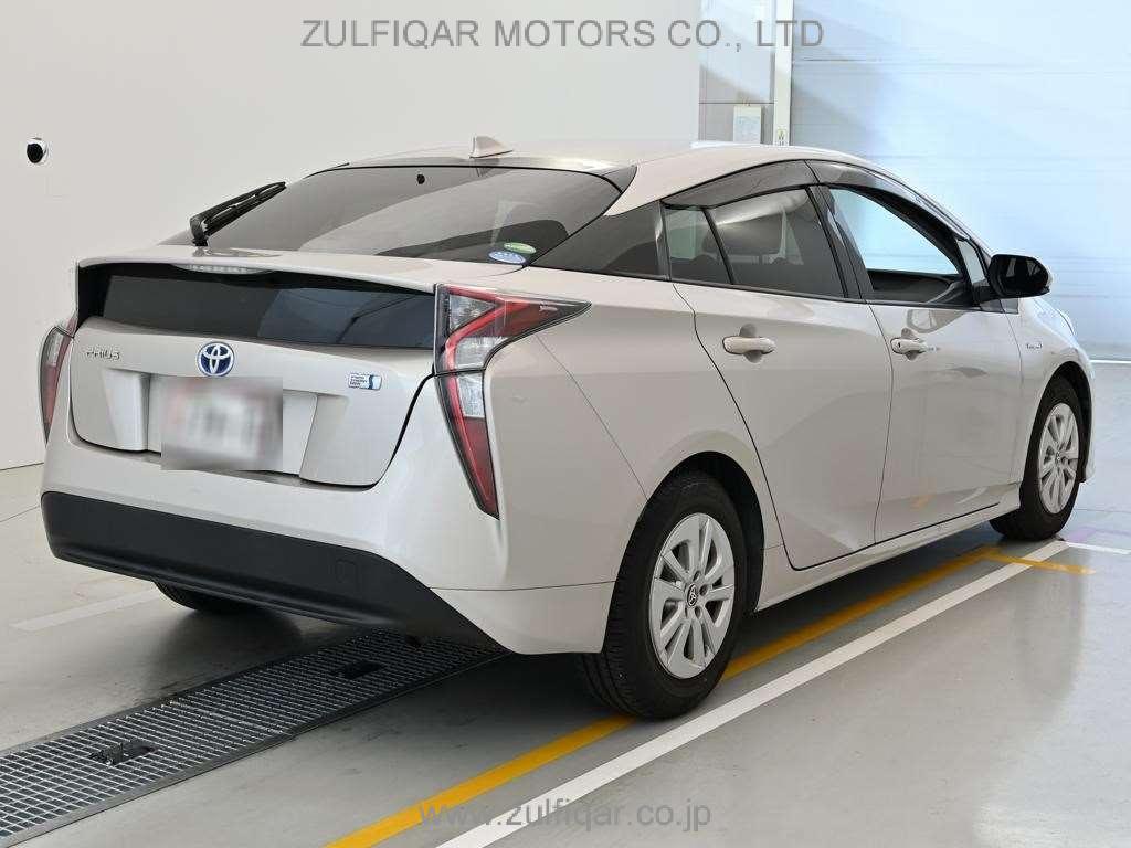 TOYOTA PRIUS 2017 Image 2