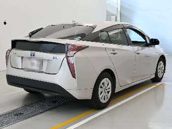TOYOTA PRIUS 2017 Image 2