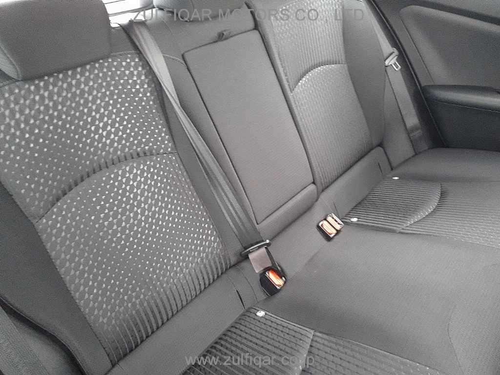 TOYOTA PRIUS 2017 Image 11