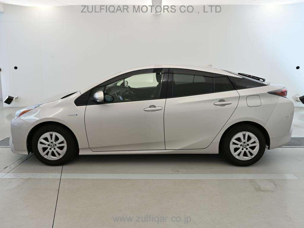 TOYOTA PRIUS 2017 Image 4