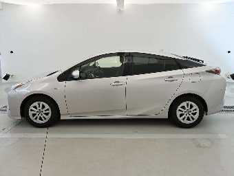 TOYOTA PRIUS 2017 Image 4