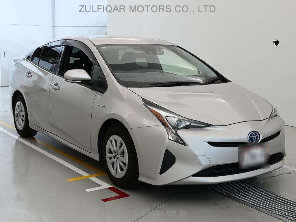 TOYOTA PRIUS 2017 Image 5