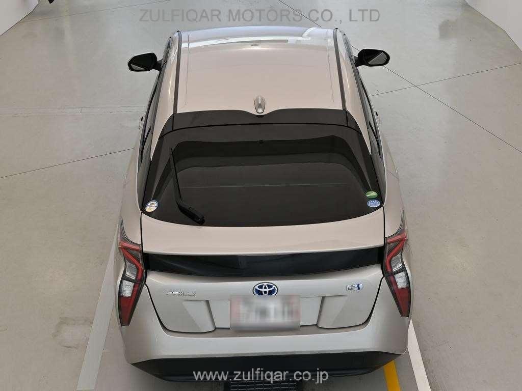 TOYOTA PRIUS 2017 Image 8
