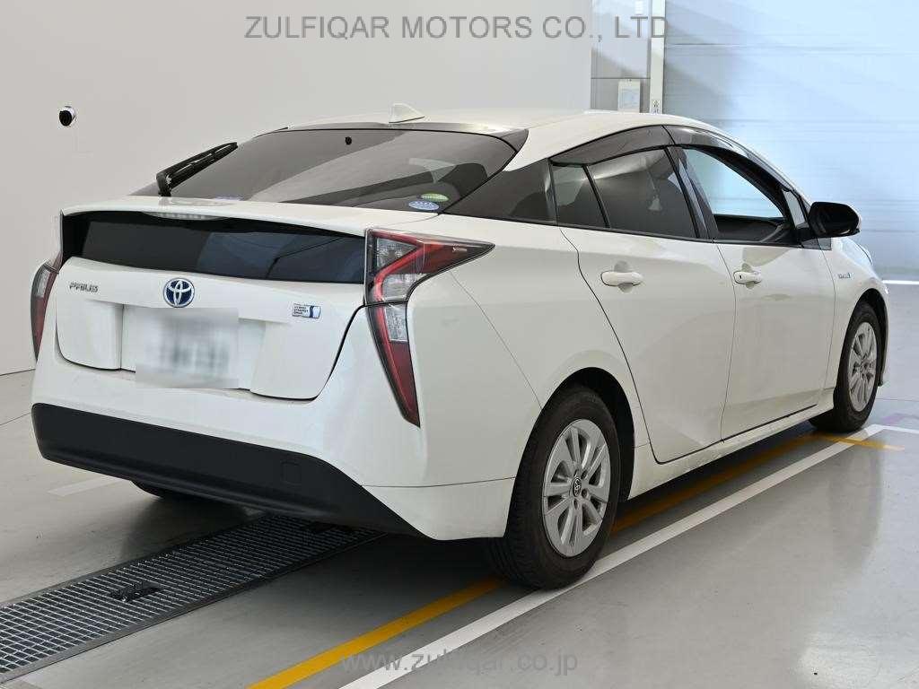 TOYOTA PRIUS 2017 Image 2
