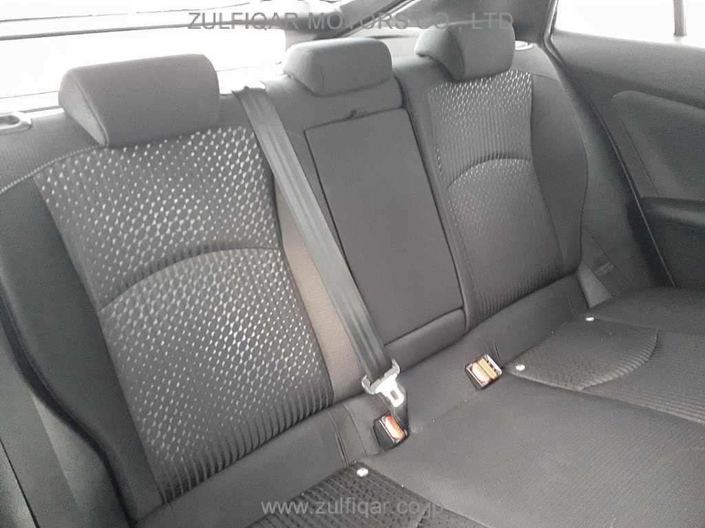 TOYOTA PRIUS 2017 Image 11