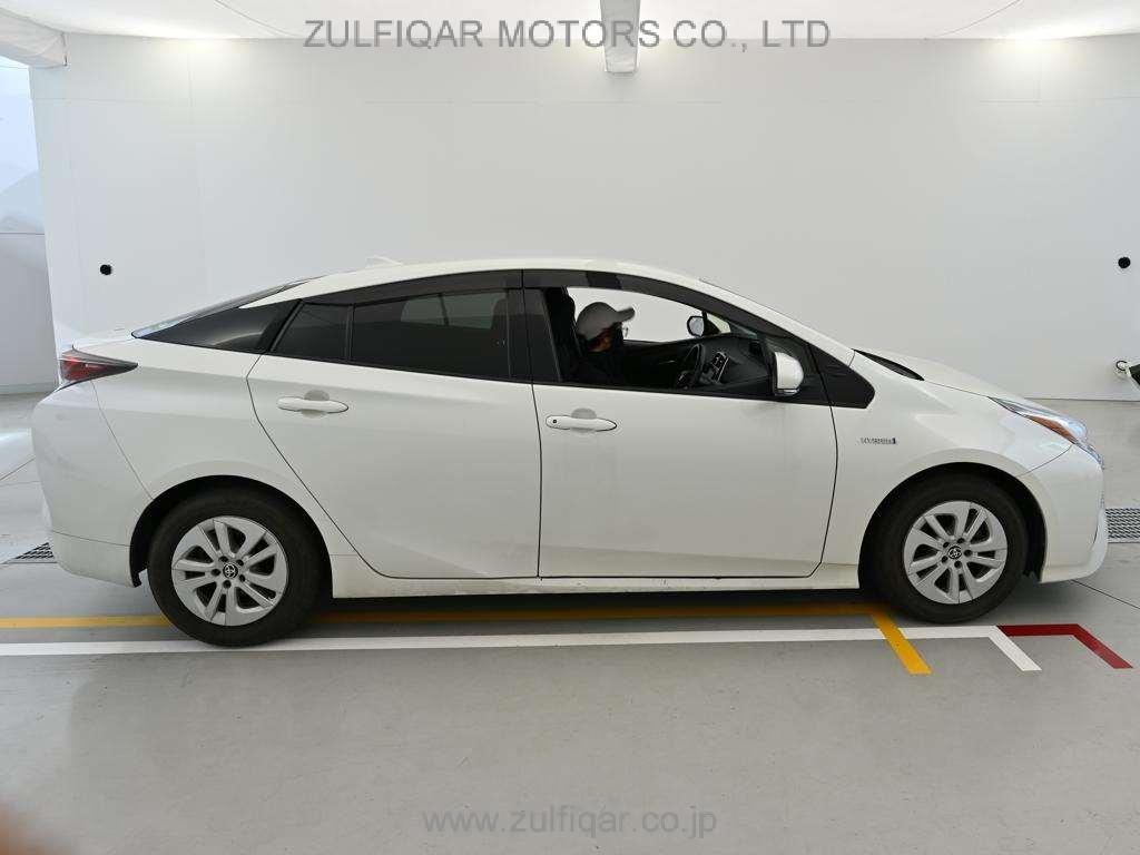 TOYOTA PRIUS 2017 Image 3
