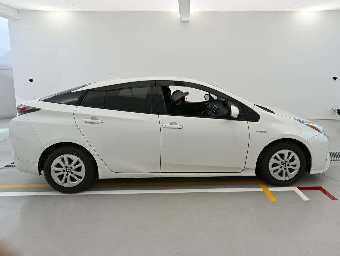 TOYOTA PRIUS 2017 Image 3
