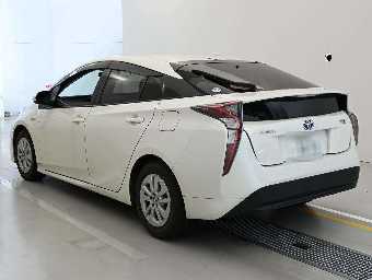 TOYOTA PRIUS 2017 Image 6