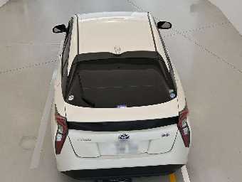TOYOTA PRIUS 2017 Image 8