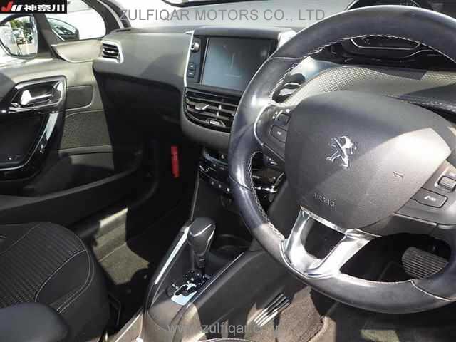 PEUGEOT 208 2016 Image 6
