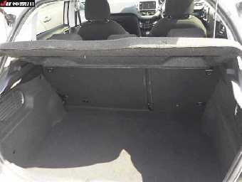 PEUGEOT 208 2016 Image 10