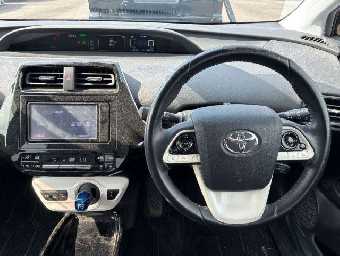 TOYOTA PRIUS 2018 Image 6