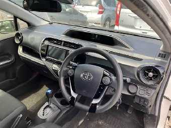 TOYOTA AQUA 2021 Image 4