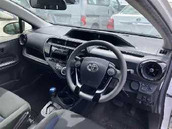 TOYOTA AQUA 2019 Image 4