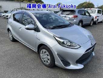 TOYOTA AQUA 2019 Image 2