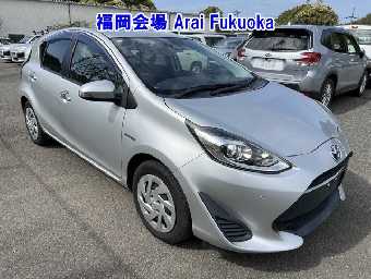 TOYOTA AQUA 2019 Image 2