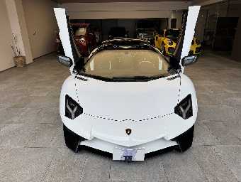LAMBORGHINI AVENTADOR 2016 Image 2