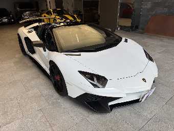 LAMBORGHINI AVENTADOR 2016 Image 11