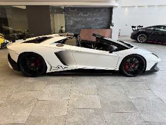 LAMBORGHINI AVENTADOR 2016 Image 12