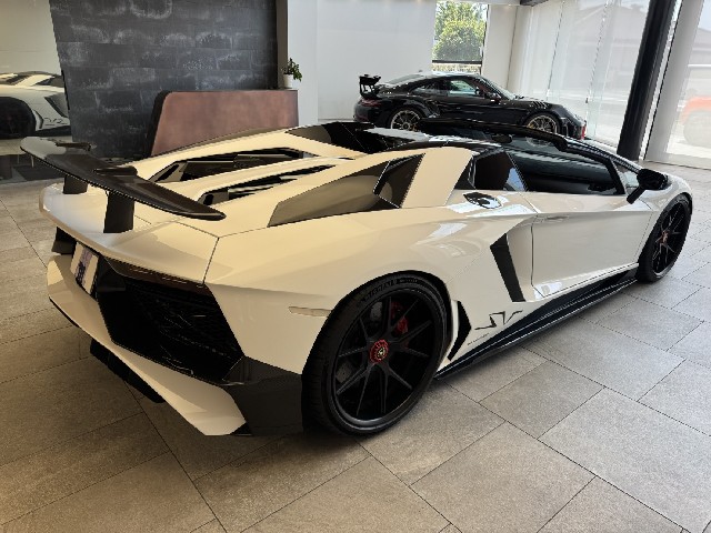 LAMBORGHINI AVENTADOR 2016 Image 19
