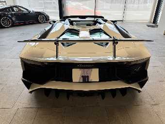 LAMBORGHINI AVENTADOR 2016 Image 14