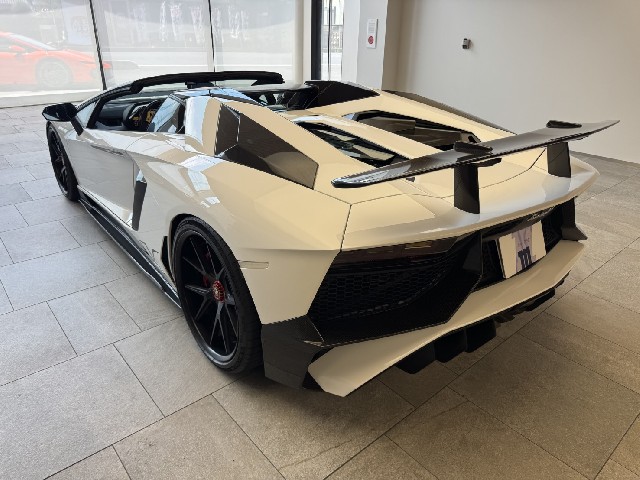 LAMBORGHINI AVENTADOR 2016 Image 21