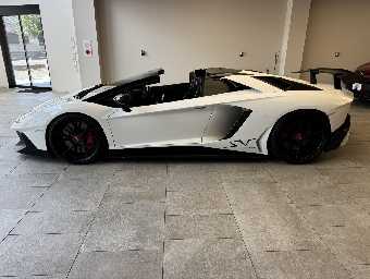 LAMBORGHINI AVENTADOR 2016 Image 16