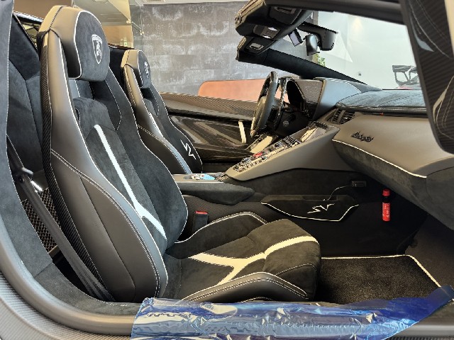 LAMBORGHINI AVENTADOR 2016 Image 28