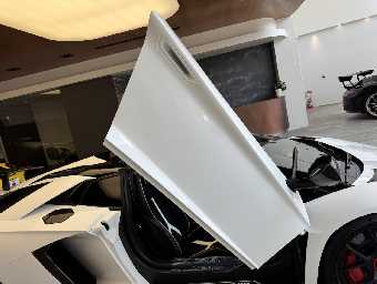 LAMBORGHINI AVENTADOR 2016 Image 24
