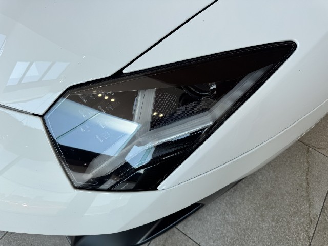 LAMBORGHINI AVENTADOR 2016 Image 31