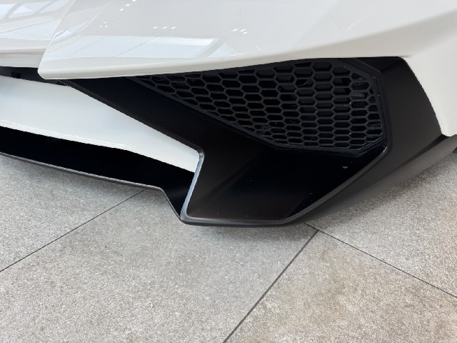 LAMBORGHINI AVENTADOR 2016 Image 32
