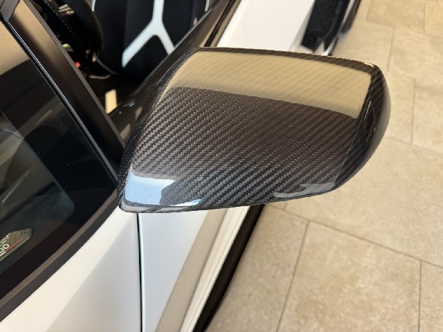 LAMBORGHINI AVENTADOR 2016 Image 33