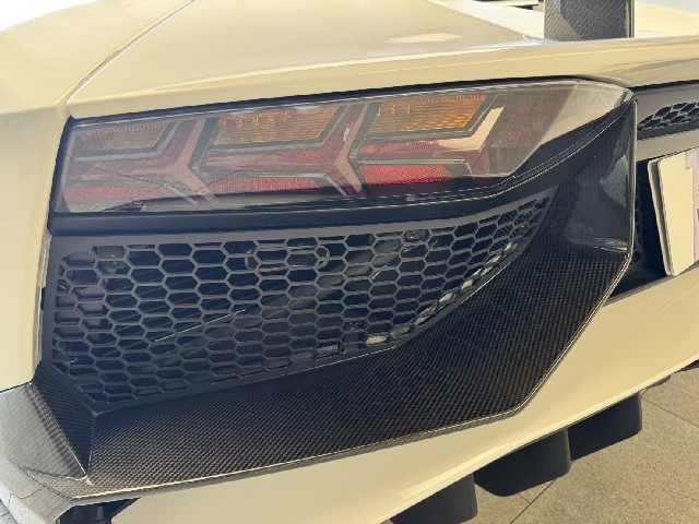 LAMBORGHINI AVENTADOR 2016 Image 40