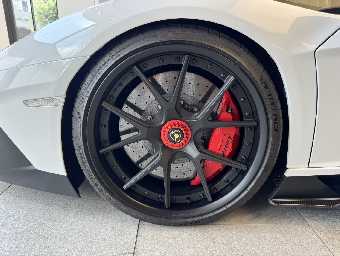 LAMBORGHINI AVENTADOR 2016 Image 39