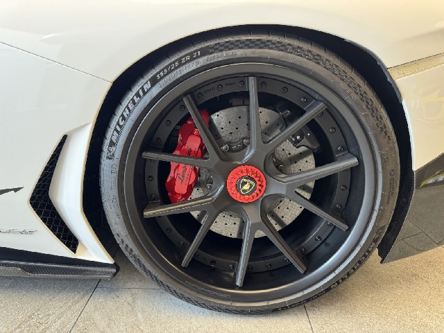 LAMBORGHINI AVENTADOR 2016 Image 46