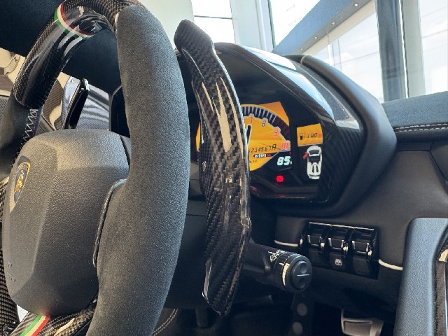 LAMBORGHINI AVENTADOR 2016 Image 56