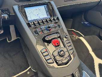 LAMBORGHINI AVENTADOR 2016 Image 52