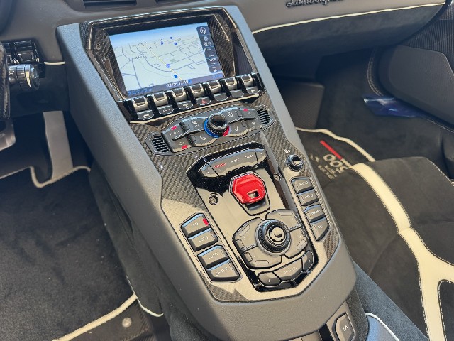LAMBORGHINI AVENTADOR 2016 Image 58