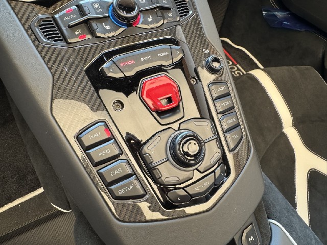 LAMBORGHINI AVENTADOR 2016 Image 59