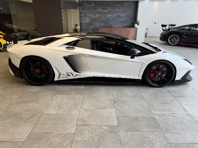 LAMBORGHINI AVENTADOR 2016 Image 78