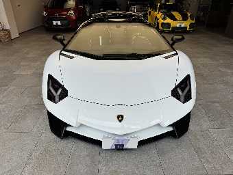 LAMBORGHINI AVENTADOR 2016 Image 10