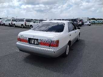TOYOTA CROWN 2000 Image 6