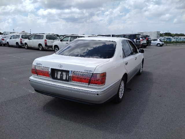 TOYOTA CROWN 2000 Image 24