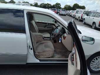 TOYOTA CROWN 2000 Image 7